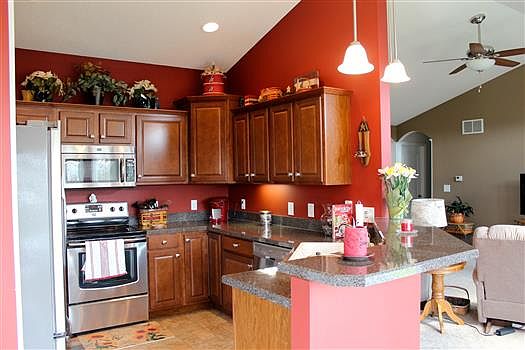 5th image of 179 Pin Oak Dr