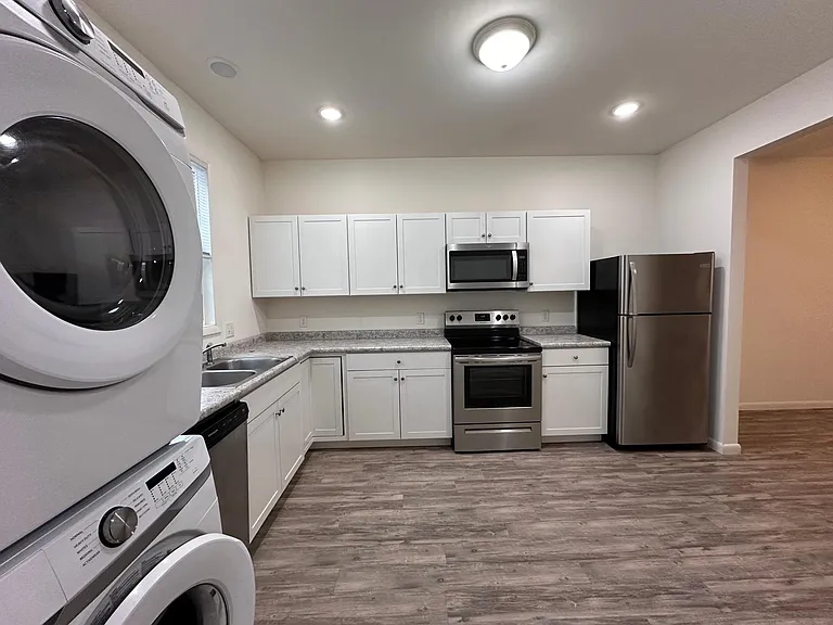 University Park Apartments — Photo 118