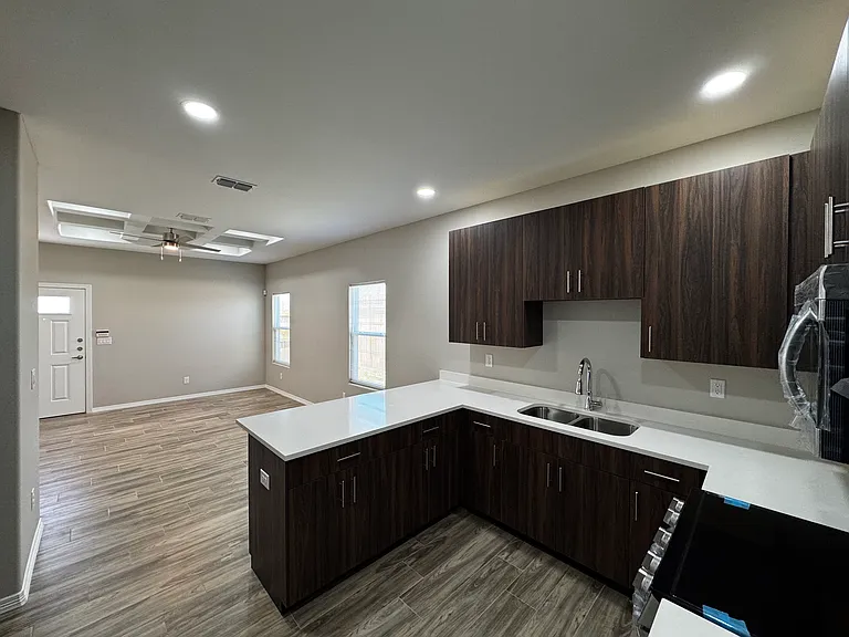 4205 La Vista Ave #4 — Photo 7