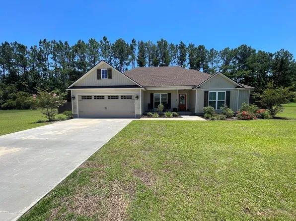 8 Bryant Dr, Ray City, GA 31645
