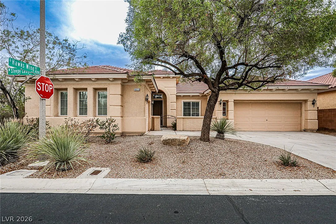 3 bed, 3.0 bath, 2556 sqft, $2,700 — Photo 3