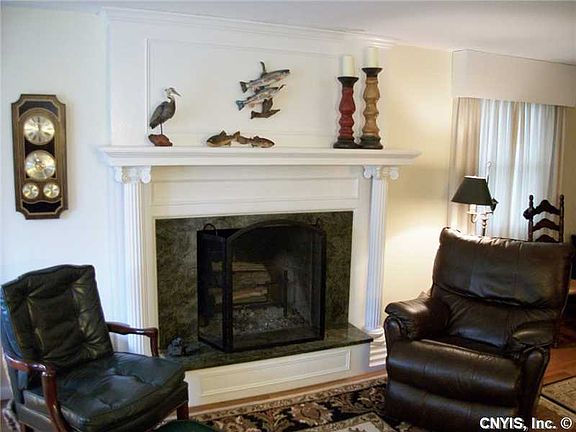 4th image of 6635 Temple Dr