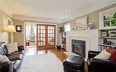 Living room with Gas fireplace