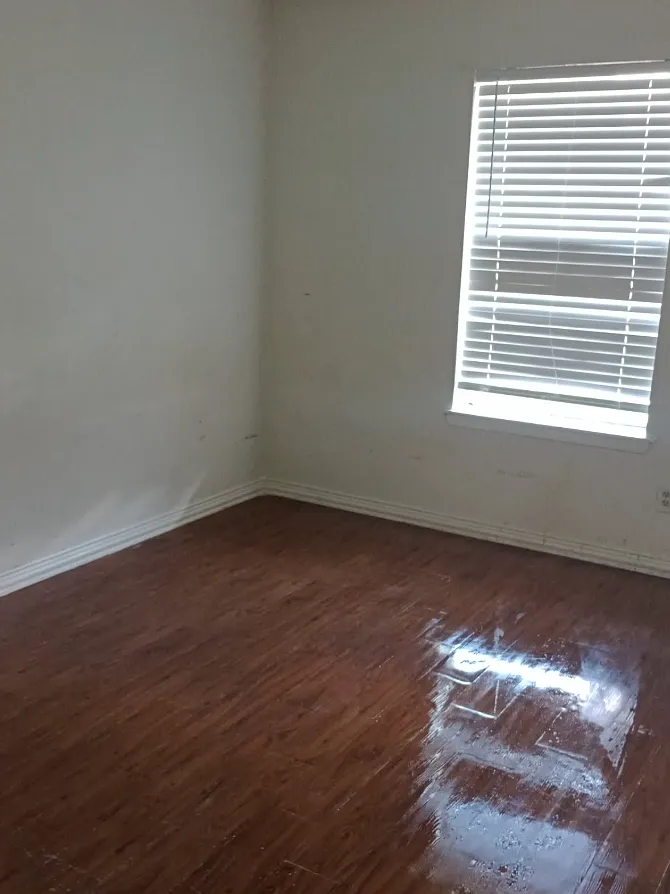 2 bed, 750 sqft, $999 — Photo 1