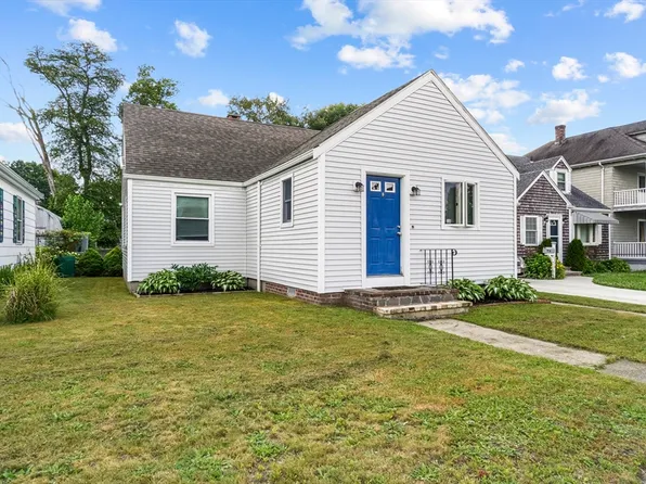 2702 Acushnet Ave, New Bedford, MA 02745