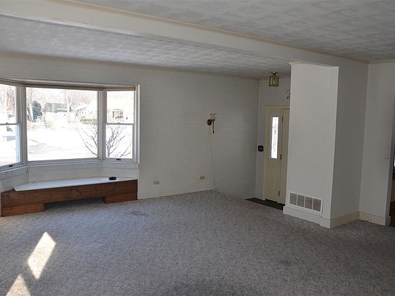 4th image of 19034 5th St