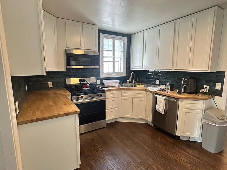 6042 Fyler Ave — Photo 8