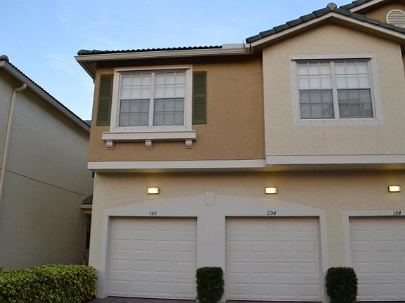 2nd image of 3031 SE Lexington Lakes Dr APT 103