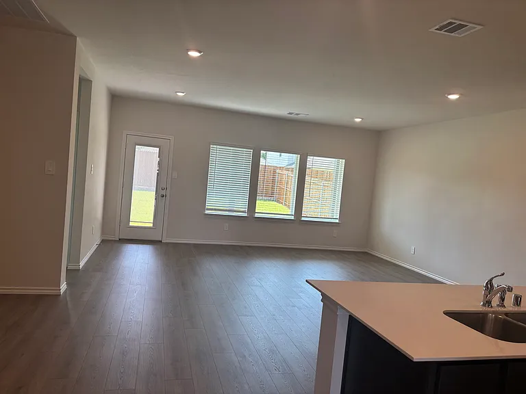 4005 Oakcrest Ln — Photo 10