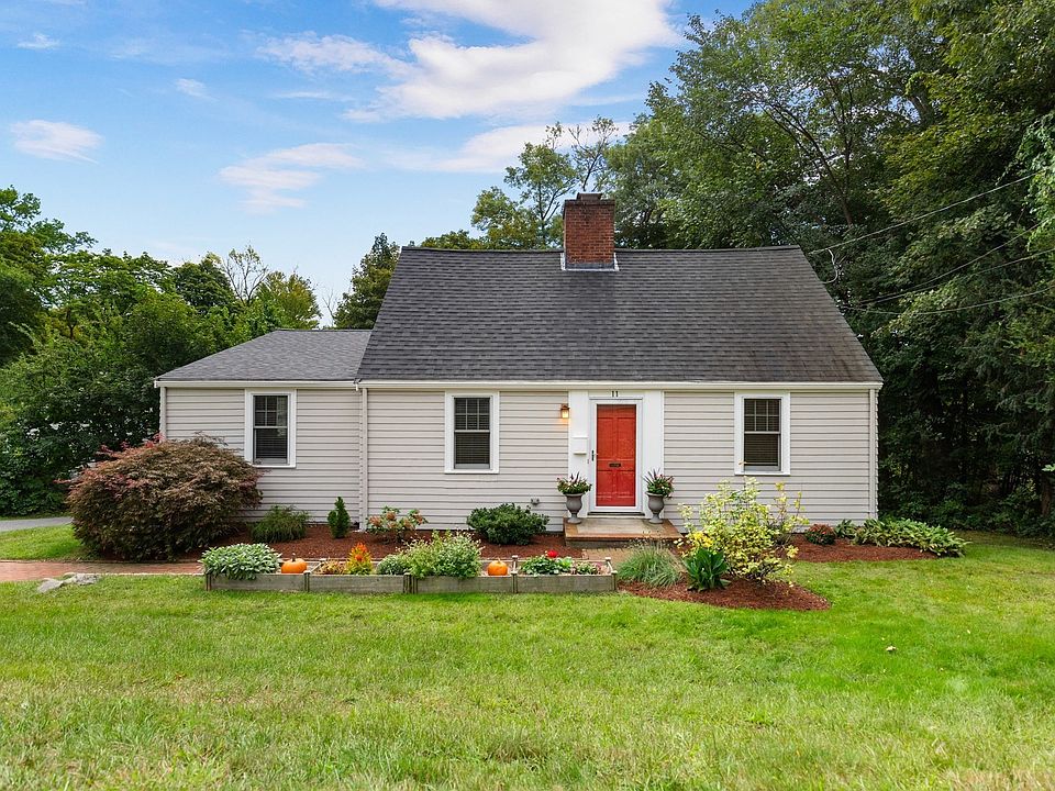 1st image of 11 Stratham Rd