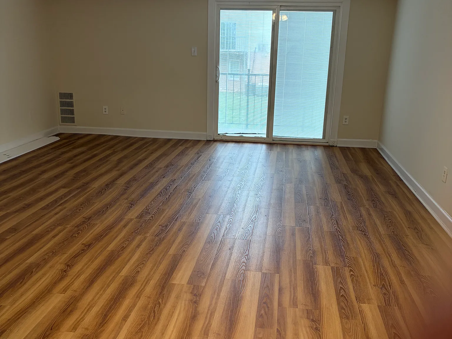 2 bed, 1.5 bath, 1162 sqft, $2,175 — Photo 4