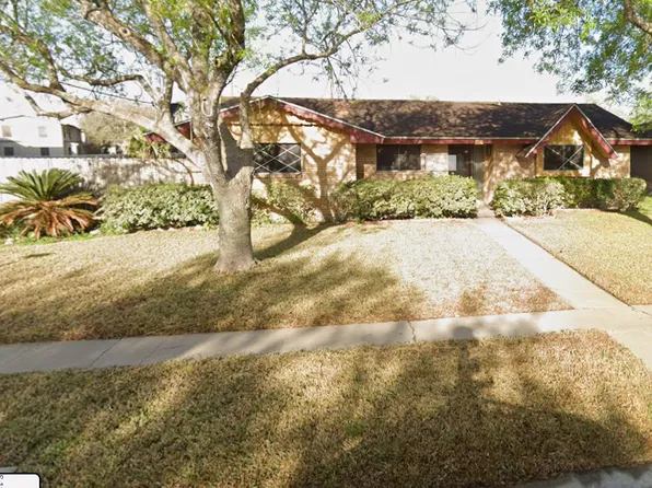 1029 Hall Ave, Kingsville, TX 78363