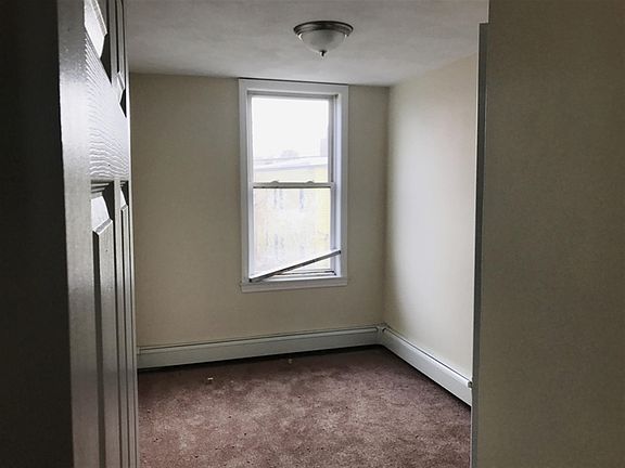 4th image of 241 Columbia St APT 3A