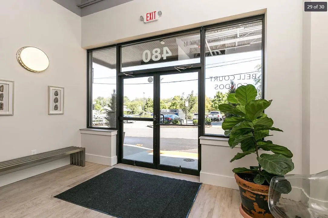 480 Skain St — Photo 2