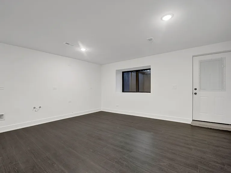 1814 S Throop St #1F — Photo 8