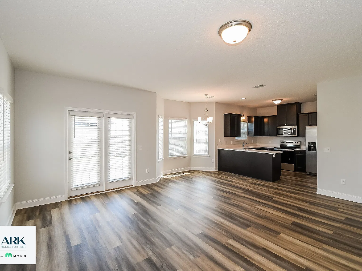 3 bed, 2.5 bath, 1666 sqft, $1,945 — Photo 3