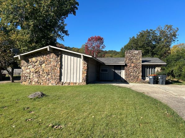 311 Briarwood Ct