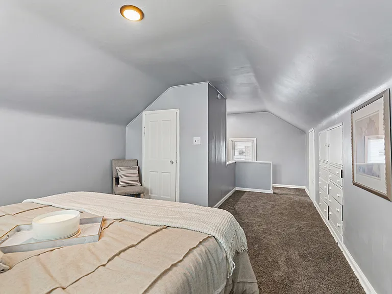 12260 Duchess St — Photo 12