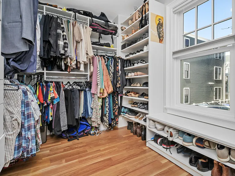 322 Bunker Hill St #B — Photo 17