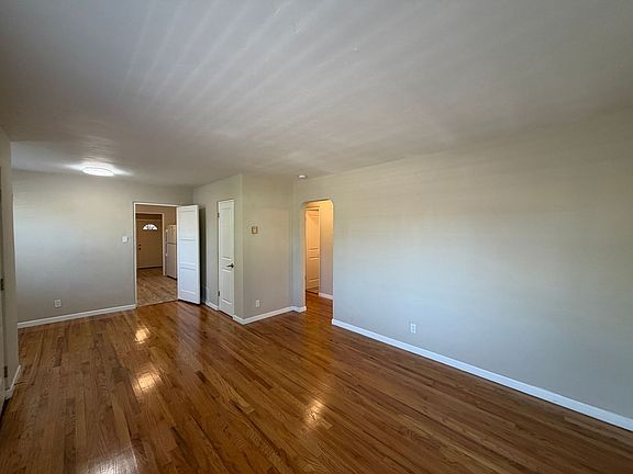 5th image of 602 Quincy St SE