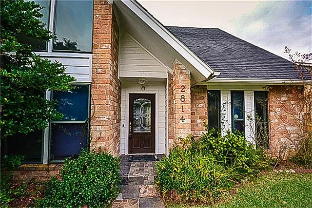 4 bed, 2.5 bath, 2768 sqft, $2,900 — Photo 4
