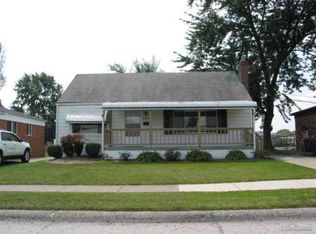 21512 Lanse St, Saint Clair Shores, MI
