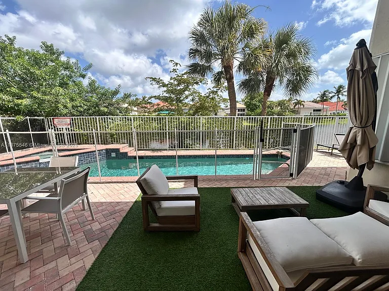 7030 Islegrove Pl — Photo 6
