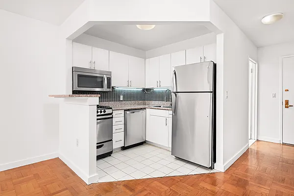 Rented by REAL New York | media 4