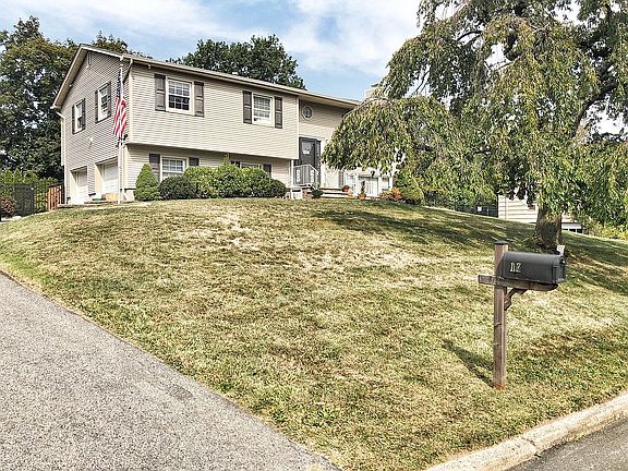 2nd image of 117 Orchid Dr