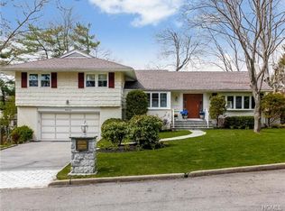 33 Hayhurst Rd, New Rochelle, NY 10804