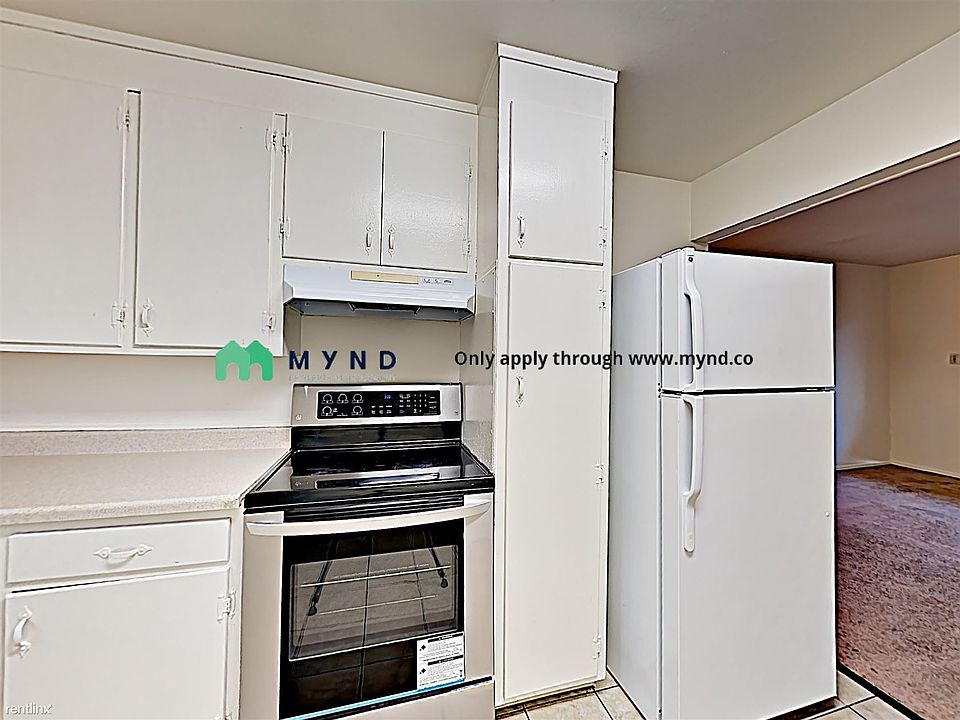 1st image of 427 S 5th St APT 4