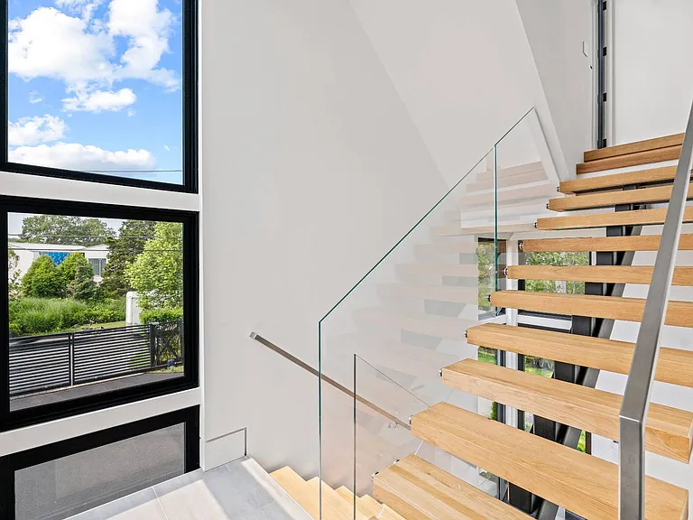 8 Middle Pond Ln — Photo 8