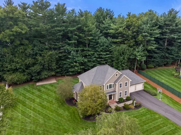 12 Winnecunnet Way, South Easton, MA 02375