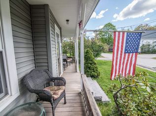 10 Hampstead Rd, Danville, NH 03819