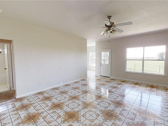4th image of 506 Lydia Ln