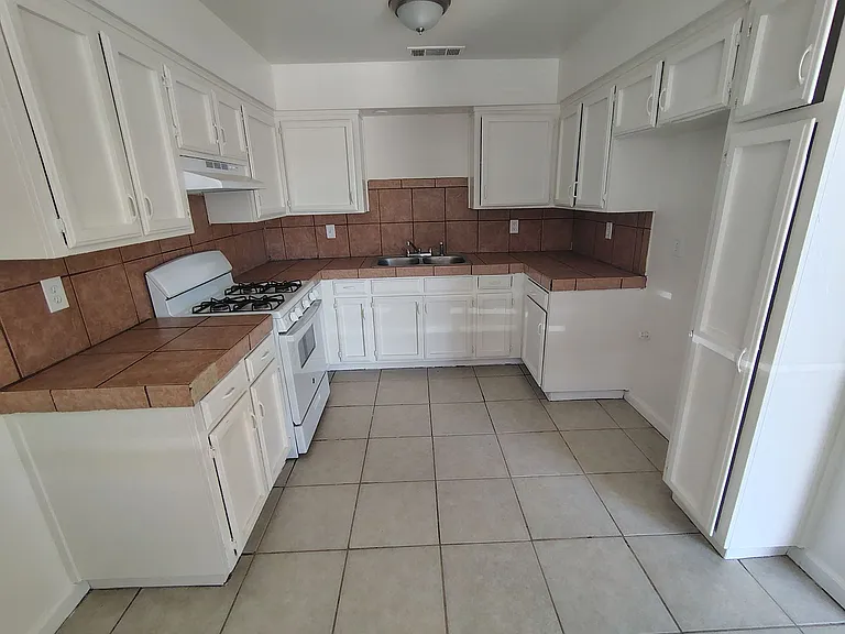 345 Martin Luther King Jr Blvd — Photo 49