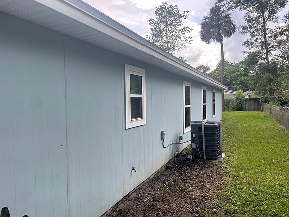 5th image of 2174 Schumacher Ave