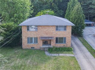 122 & 124 Kenridge Rd, Akron, OH 44333