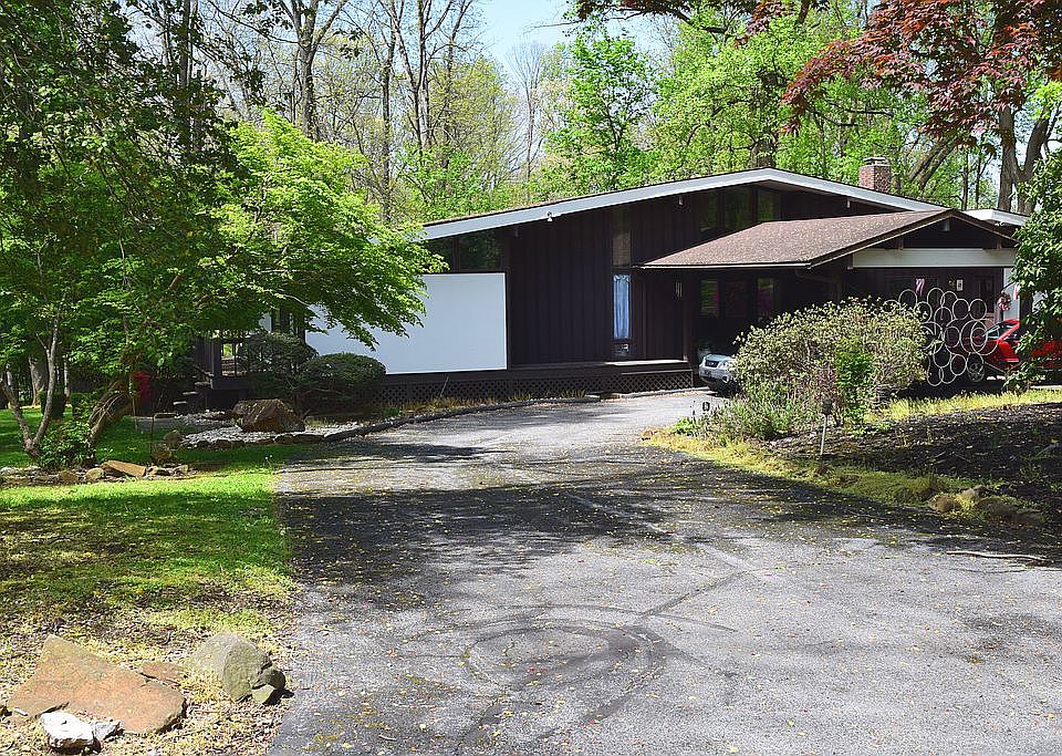 1st image of 71 Devon Dr