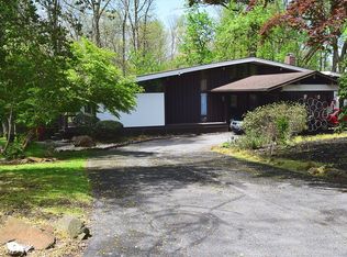 71 Devon Dr, Reading, PA 19606