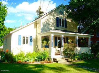 30 S Lake St, Grant, MI 49327