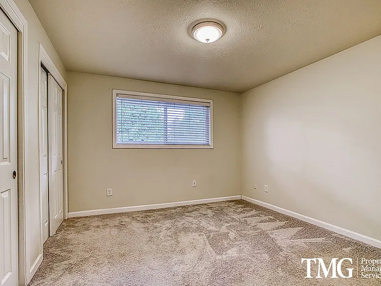 Jackson Court Apartments — Photo 22