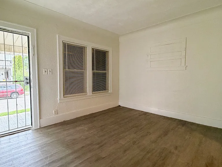 11936 Hamburg St — Photo 2