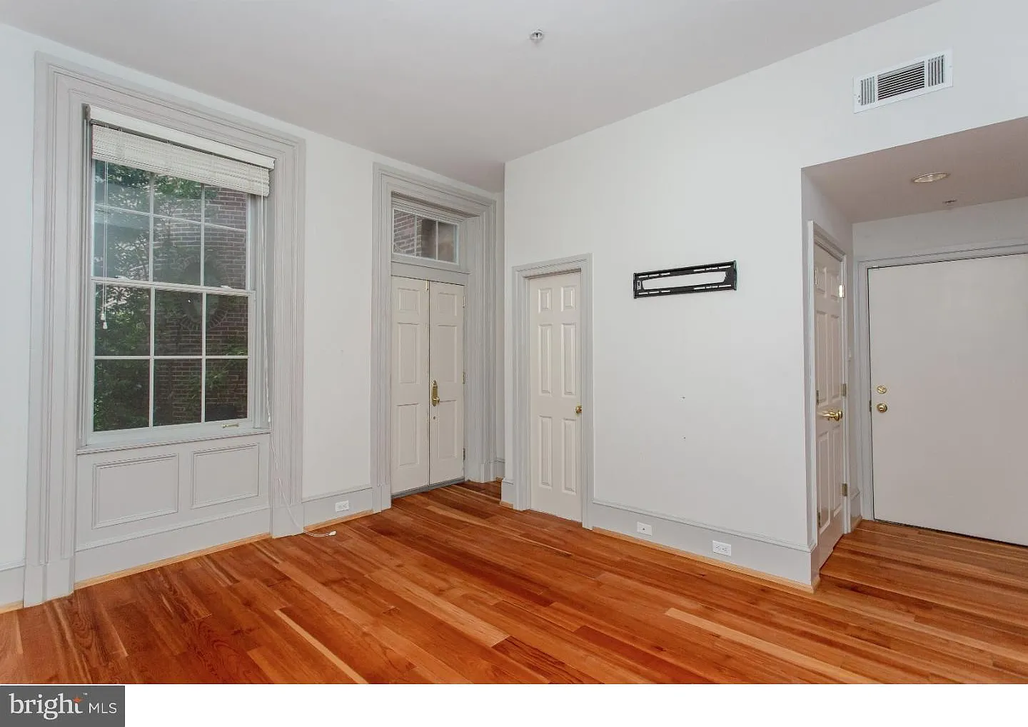 3 bed, 3.5 bath, 2000 sqft, $3,900 — Photo 4