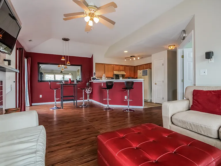 1723 Coburn Ct — Photo 8