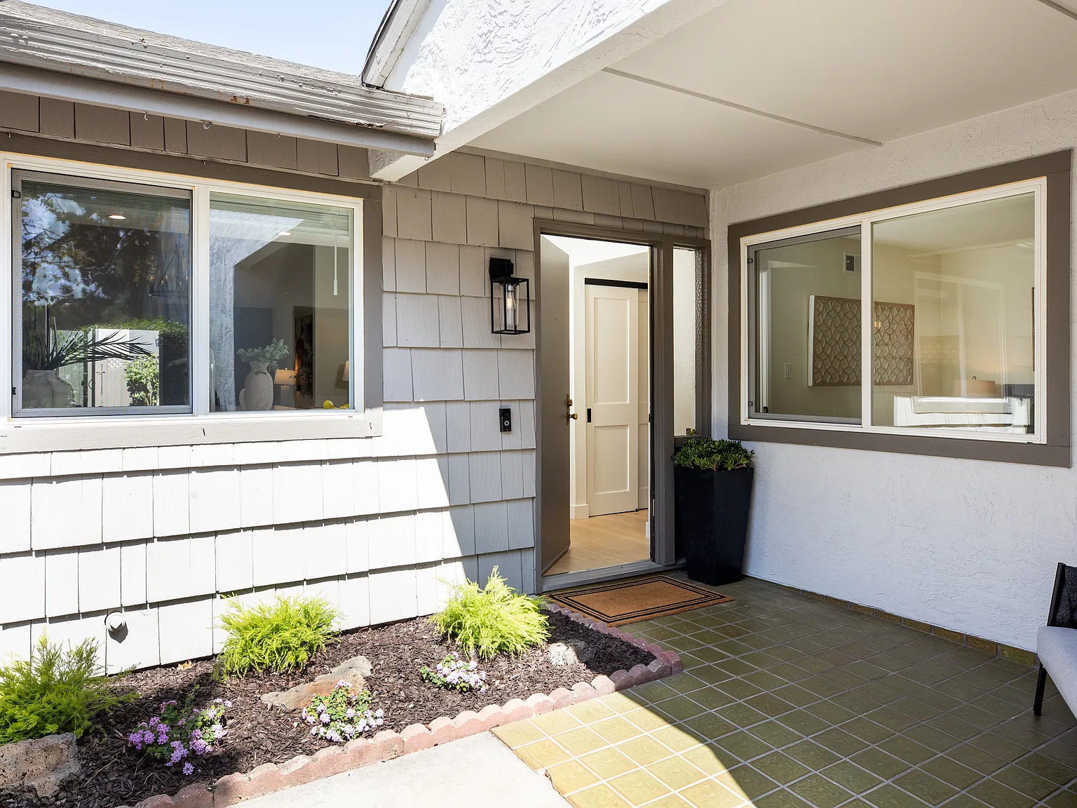 2 bed, 1260 sqft, $5,500 — Photo 3