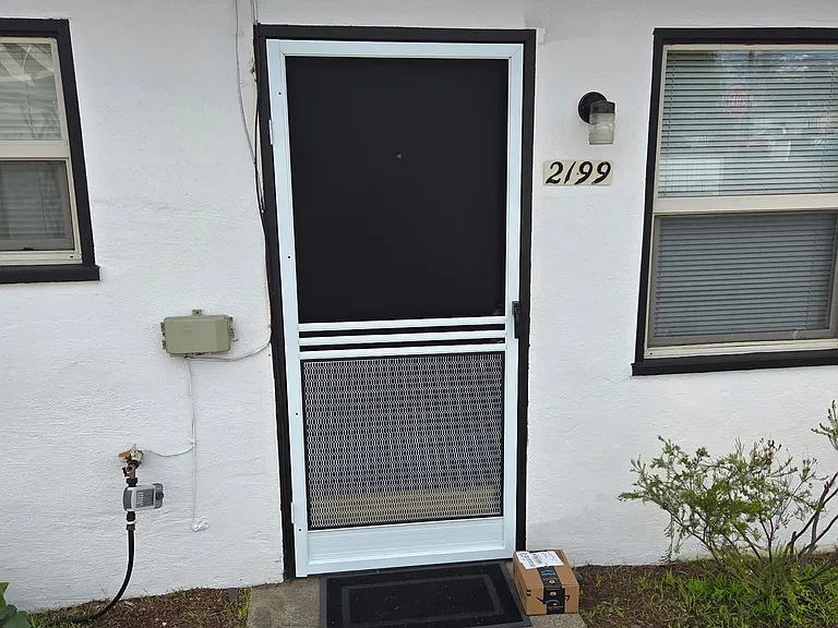 2199 Seaview Ave — Photo 2