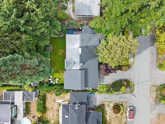 2nd image of 4844 7a Ave