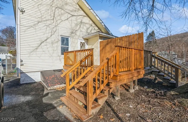 1 bed, 1.0 bath, $1,800 — Photo 2