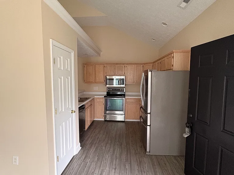 10770 Central Ave — Photo 3
